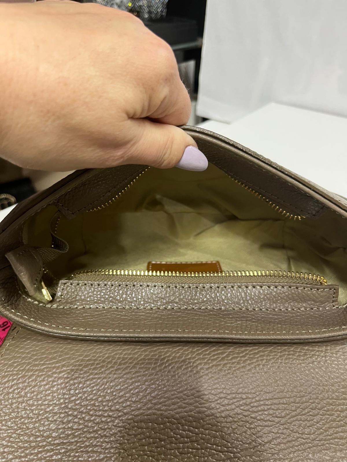 NOWOŚĆ Włoska czarna torebka listonoszka szeroki pasek skóra naturalna Taupe