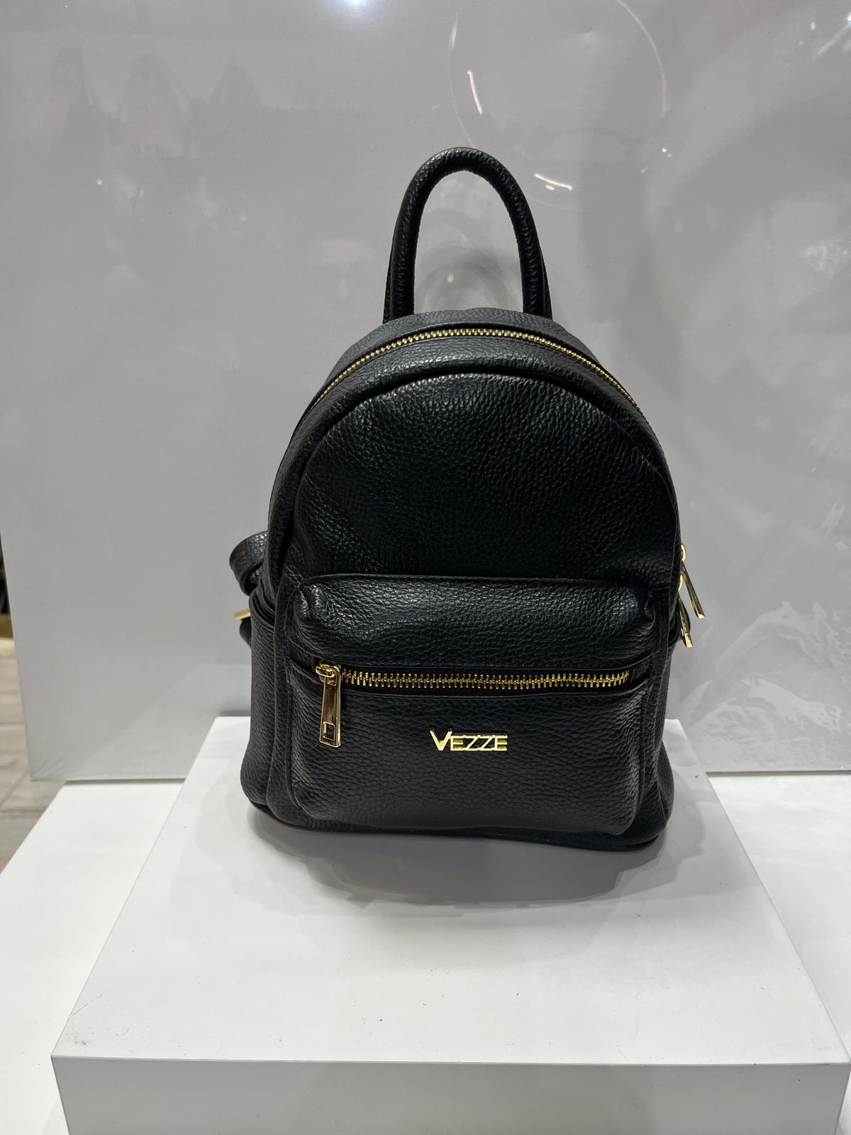 Nowość Włoska skórzany plecak VEZZE. CZARNY