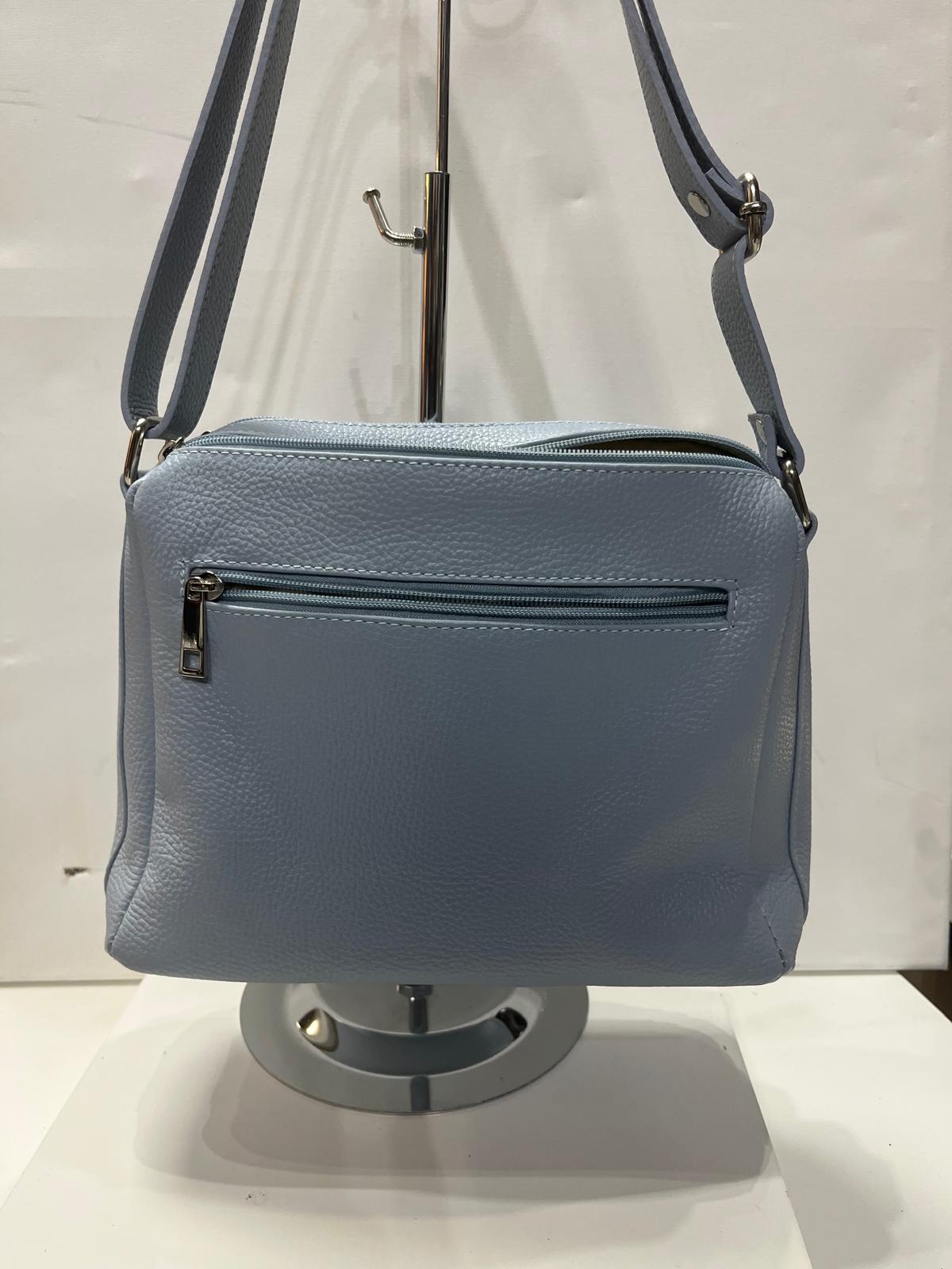 NOWOŚĆ. Klasyczna torebka VEZZE ze skóry naturalnej BŁĘKIT