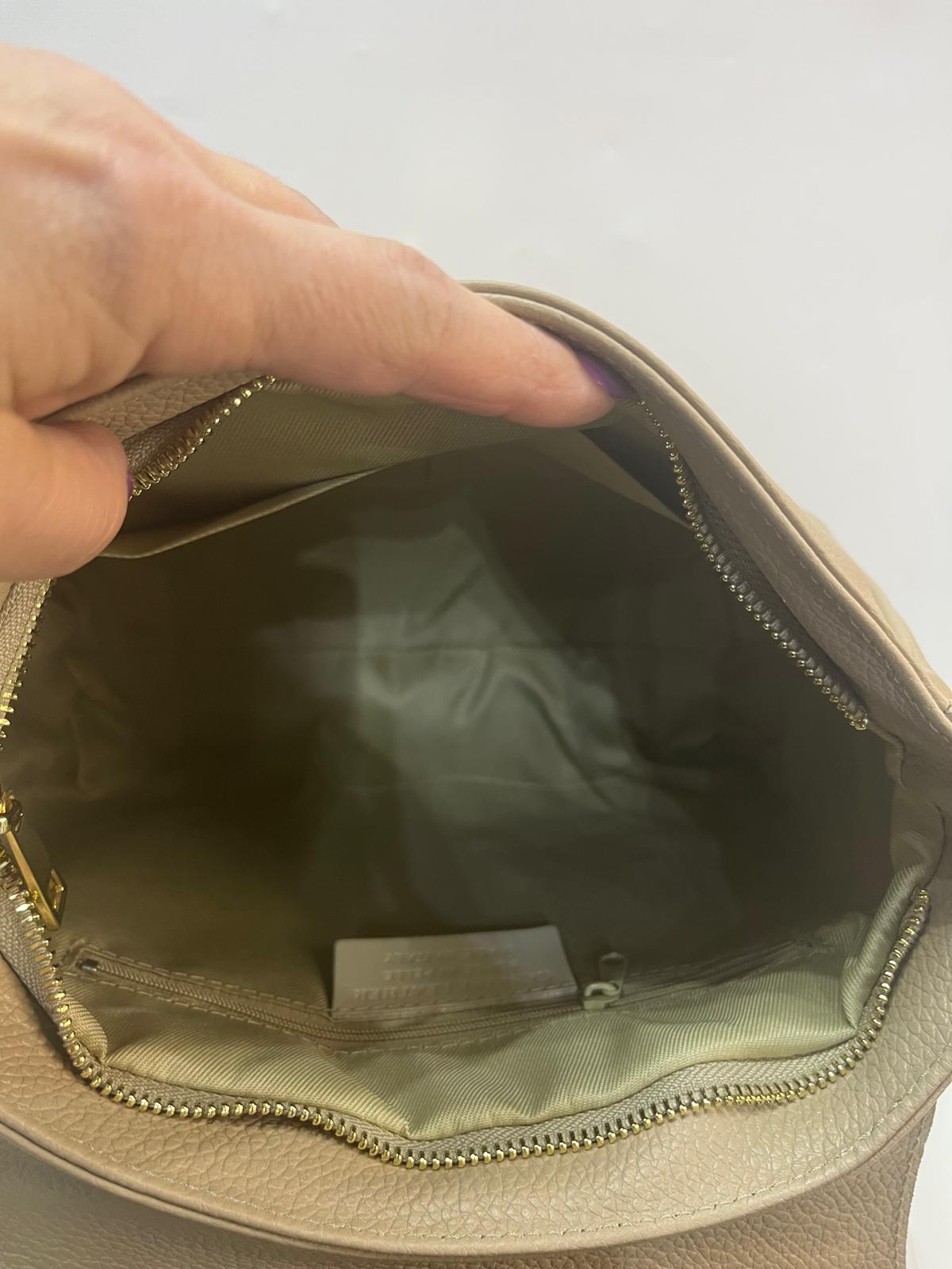 NOWOŚĆ. Klasyczna torebka VEZZE ze skóry naturalnej BEŻ.