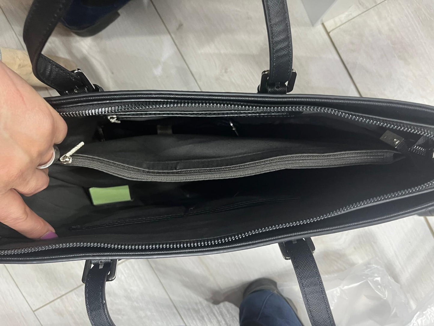 Nowość FLORA&co torebka damska duża na ramię z paskiem Czarna