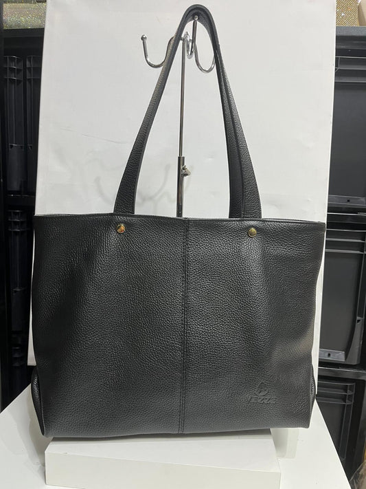 Nowość VEZZE ITALY torebka shopper skóra naturalna. Czarna